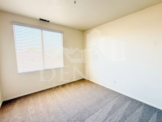 Building Photo - 11184 W Palm Ln