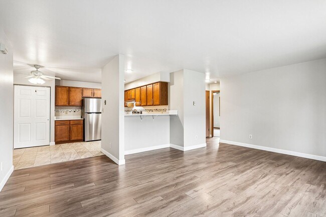 Building Photo - Renovated Private Entry 2 Bedroom Apartment Available!