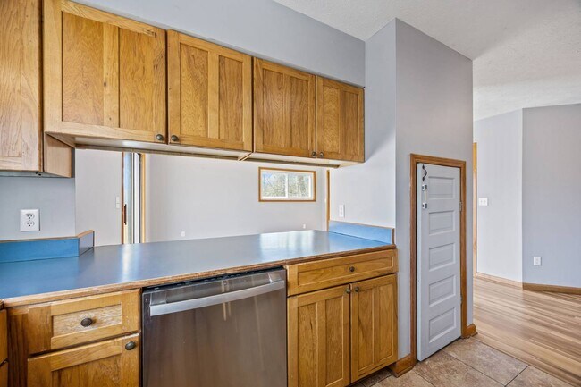 Building Photo - 200 Waterford Dr