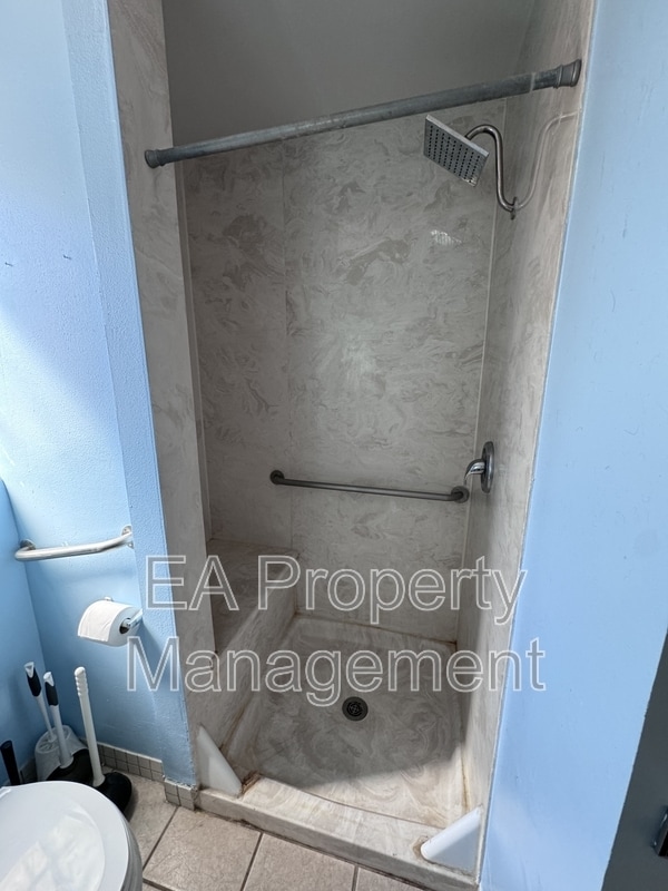 Building Photo - 505 7th St SW