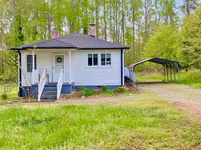 Primary Photo - 108 New Circle Rd