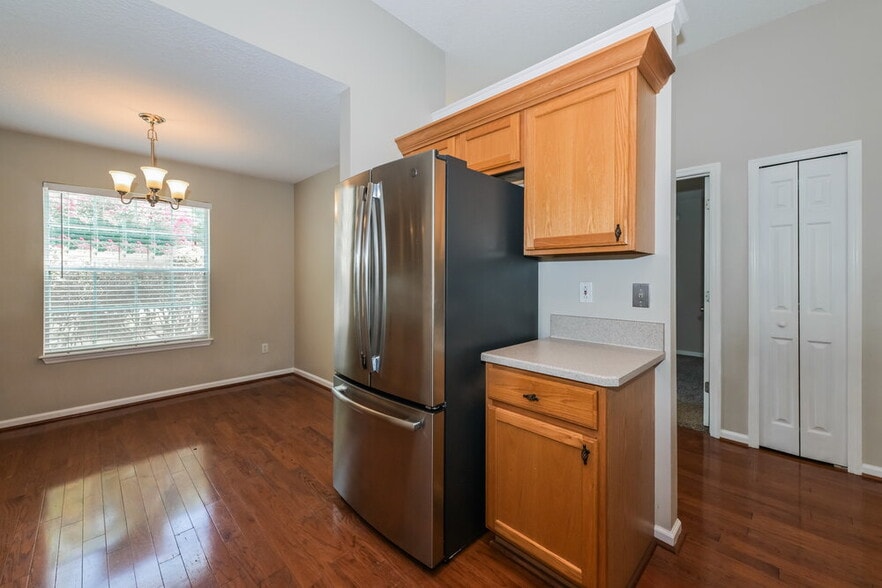 Building Photo - 573 Redberry Ln