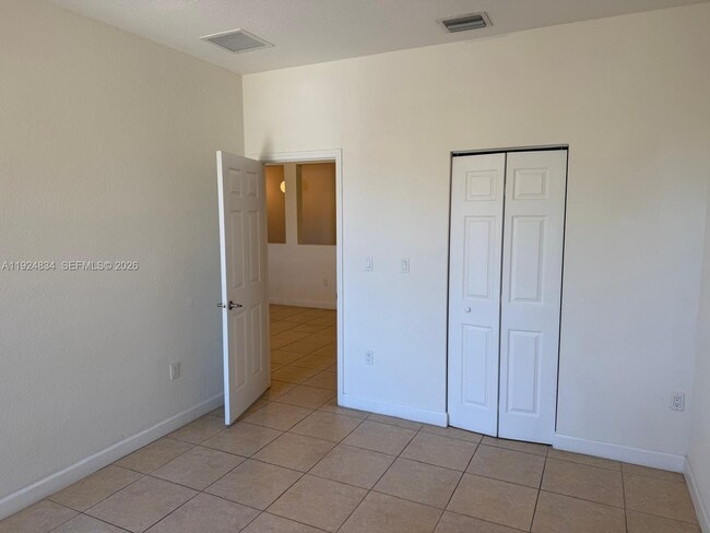 Building Photo - 7540 NW 114th Pl