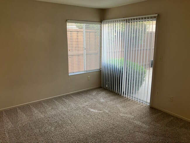 Building Photo - 3555 Fountain Way
