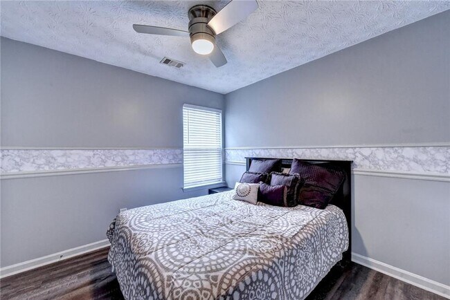Building Photo - 3680 Oak Park Dr