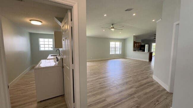 Building Photo - Beautiful 3BR/2BA Home in Wellington's Emerald Forest