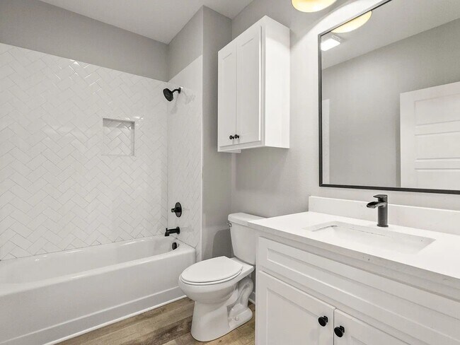 Building Photo - 1725 Rohan Cir