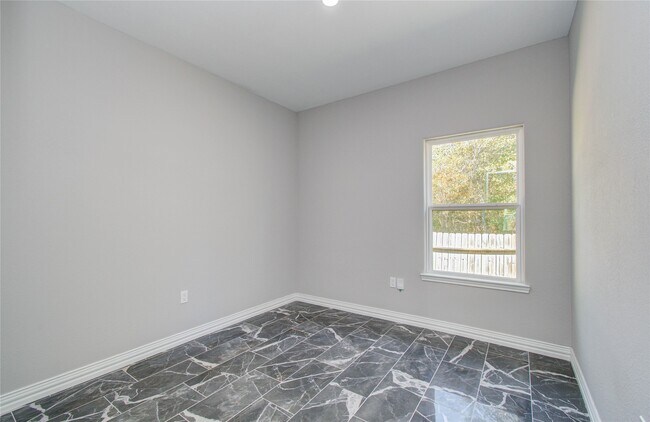 Building Photo - 898 Rd 3556