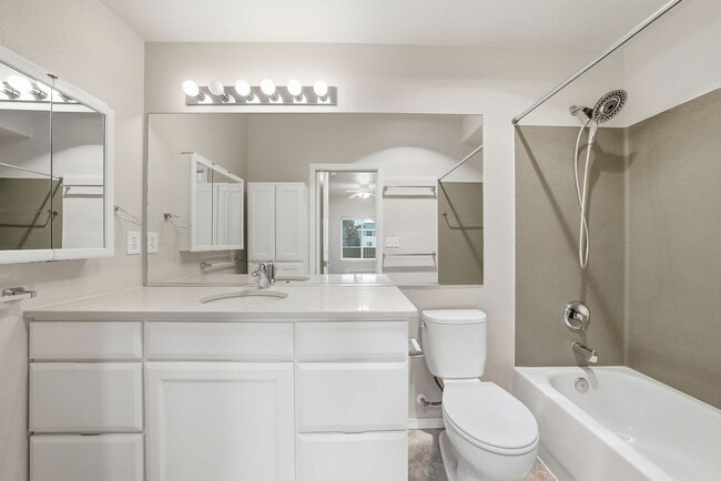 Building Photo - 22855 E Country Vista Dr