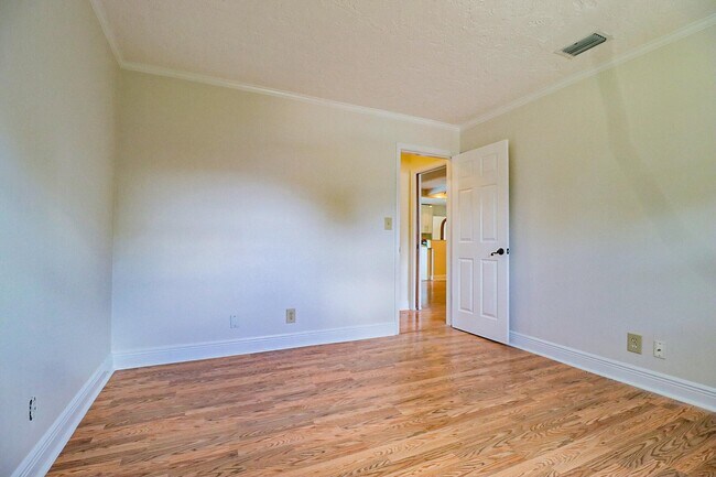 Building Photo - 1329 NW 84th Dr