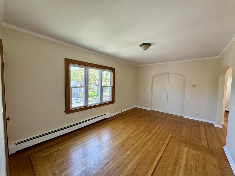Living Room - 510 Lincoln Ave
