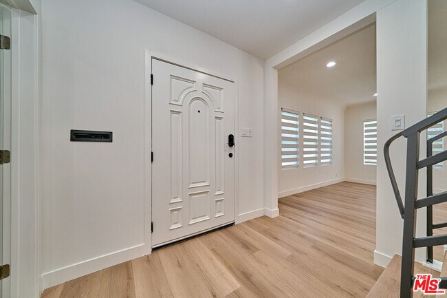 Building Photo - 347 S Highland Ave
