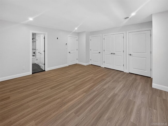 Building Photo - 62 Manor Pl