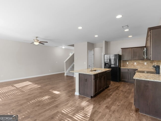 Building Photo - 1064 Lear Dr