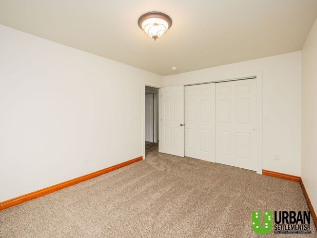 Building Photo - Downtown home for rent.