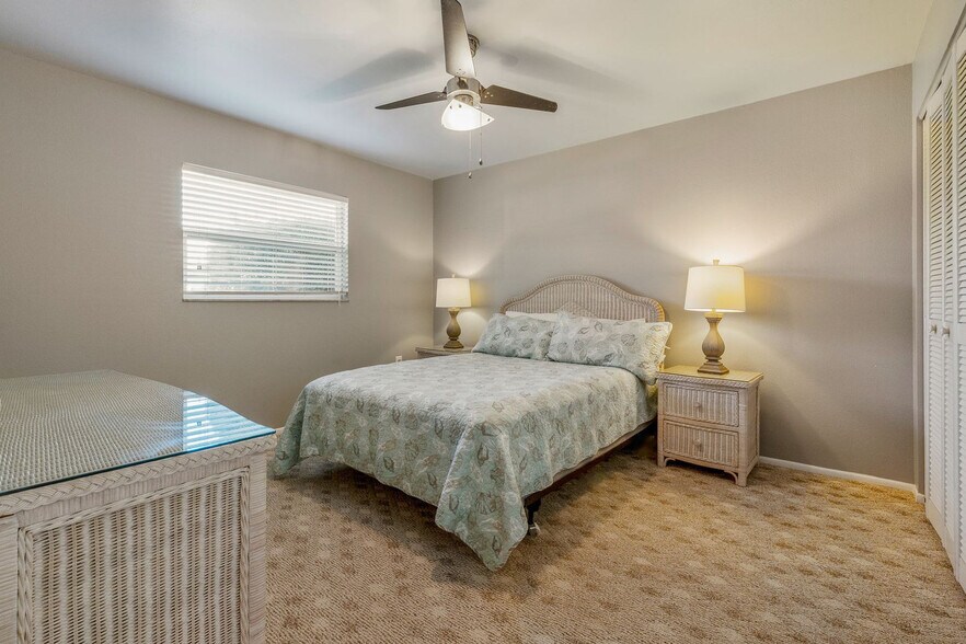 Building Photo - 427 Bellini Cir