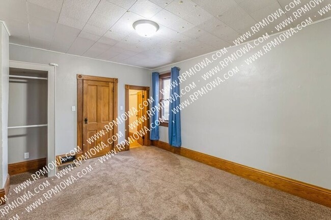 Building Photo - 1112 Main St