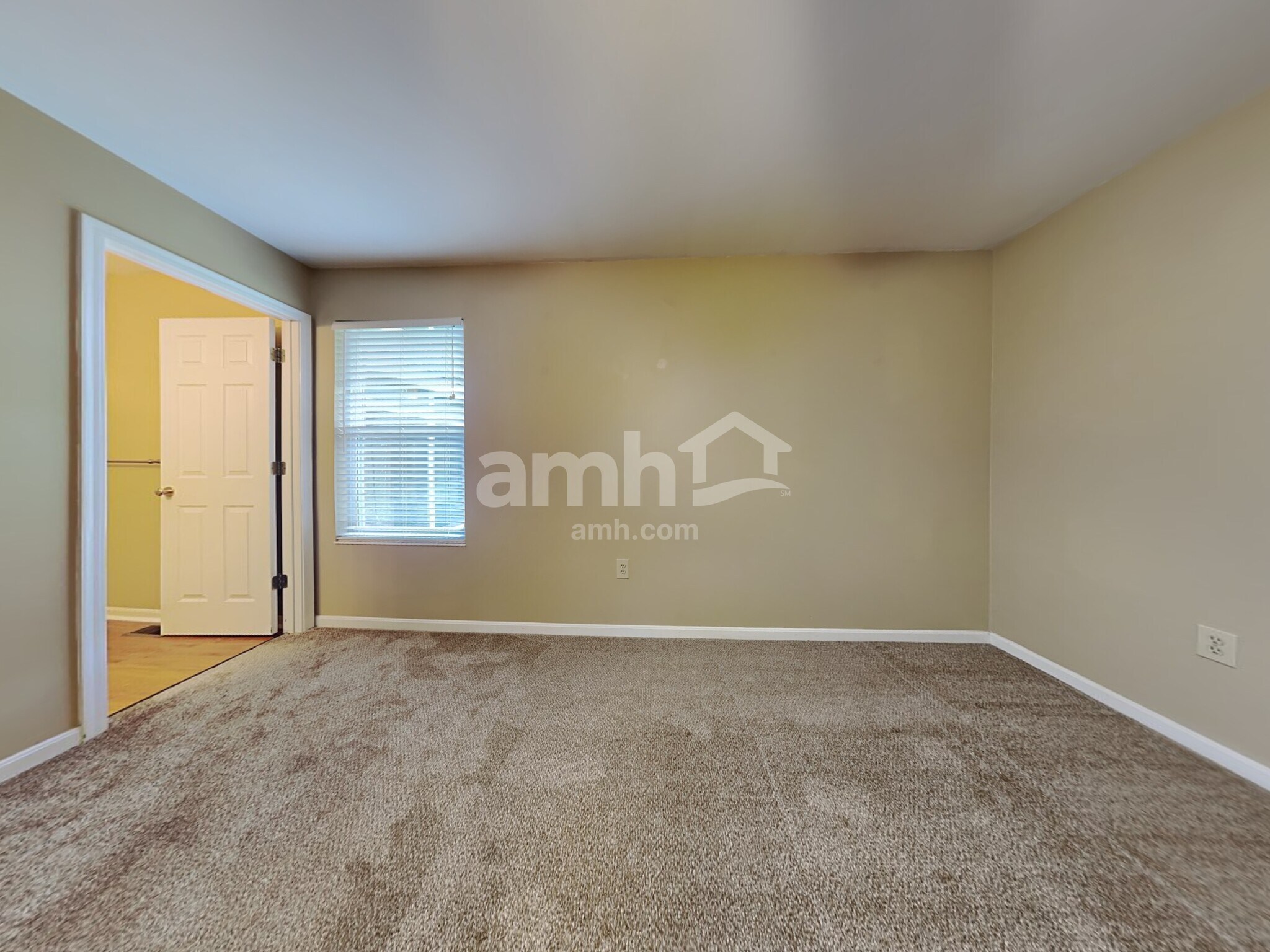 Building Photo - 7301 Blackstone Dr