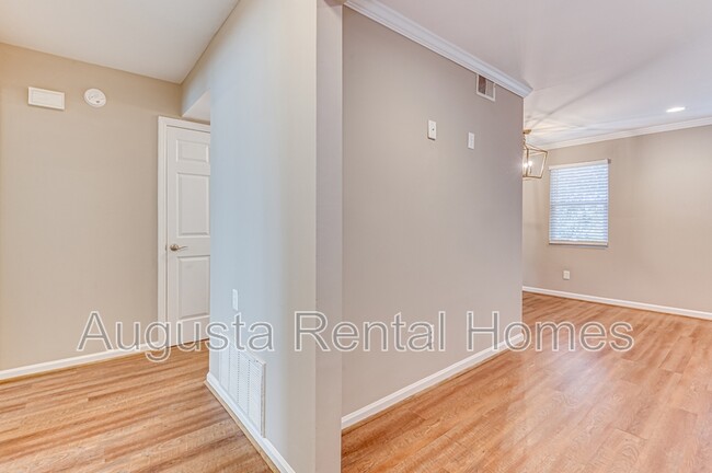 Building Photo - 1402 Johns Rd