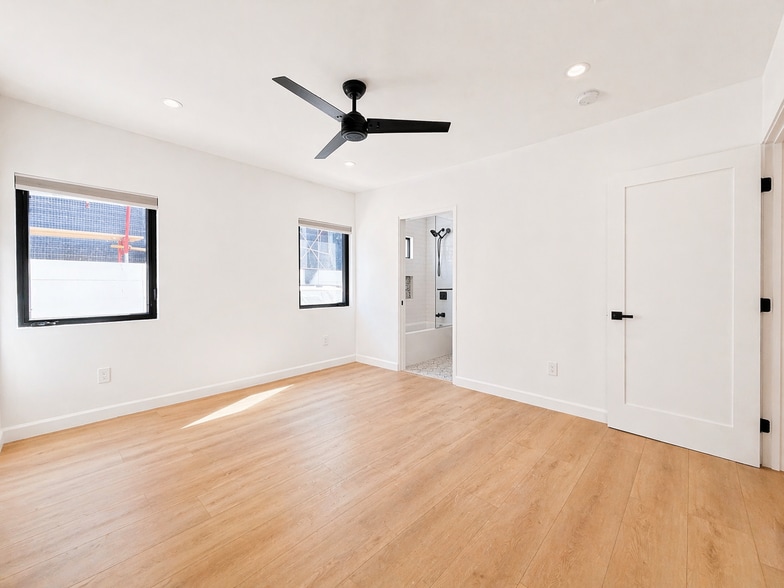 Building Photo - 818 N Genesee Ave