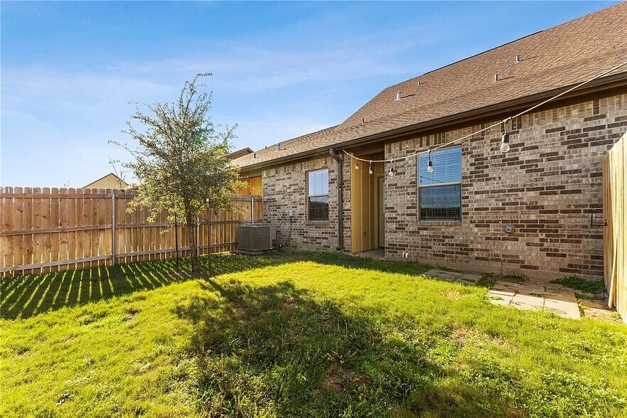 Building Photo - 3013 Marvel Ct