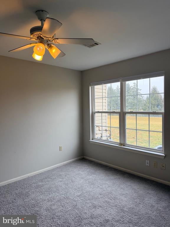 Building Photo - 156 Sparrow Rd