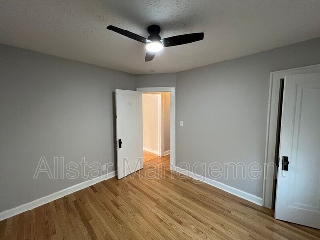 Building Photo - 3464 Granton Ave