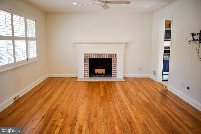 Building Photo - 304 Moncure Dr