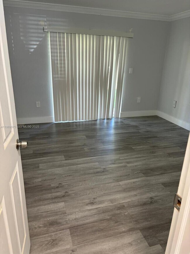 Building Photo - 505 NW 177th St