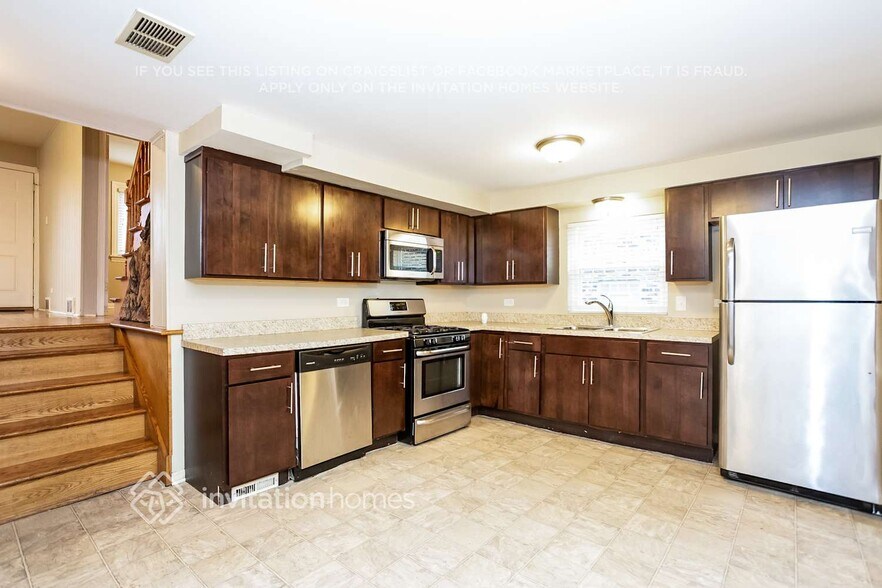 Building Photo - 9029 Parkside Ave