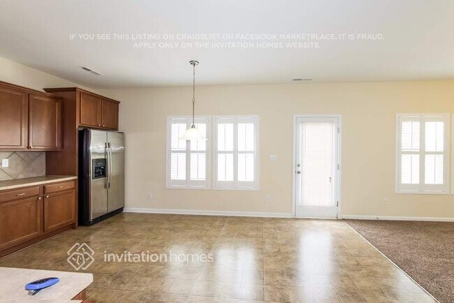 Building Photo - 10211 Daniel Dwayne Dr