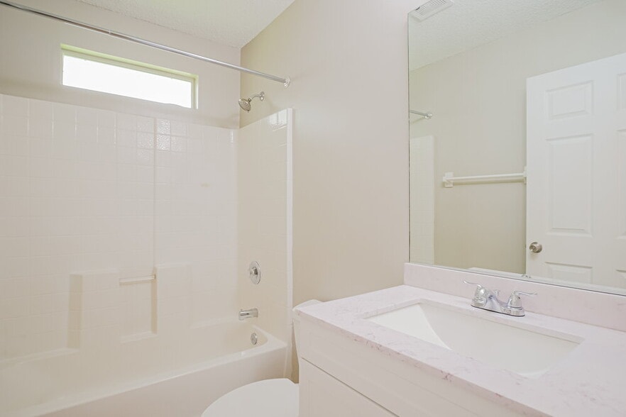 Building Photo - 391 Meadowlark Ln