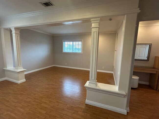 Building Photo - Spacious 4-Bedroom House for Rent in Monterey Park Quiet Neighborhood
