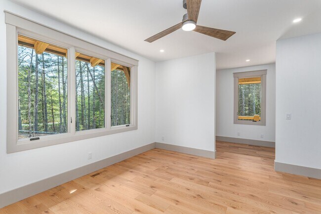 Building Photo - Stunning House w/ Amenities to Camp Lake J...