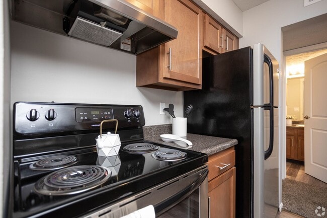 Building Photo - Available now! One bedroom with Wood Burning Fireplace, in Dublin City Schools!
