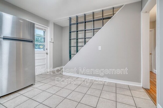 Building Photo - 9616 Mason Ave