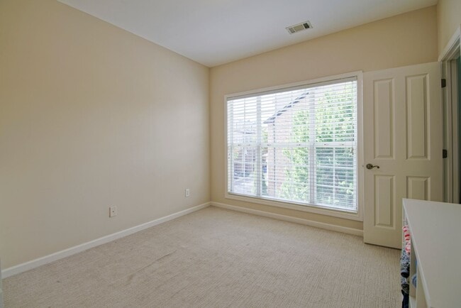 Building Photo - 2665 Rivers Edge Dr NE