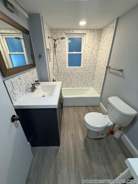 Building Photo - 24 Ventura St