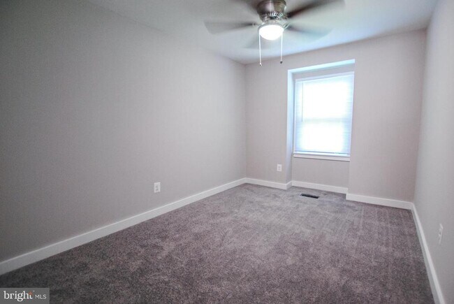 Building Photo - 8512 Hydra Ln