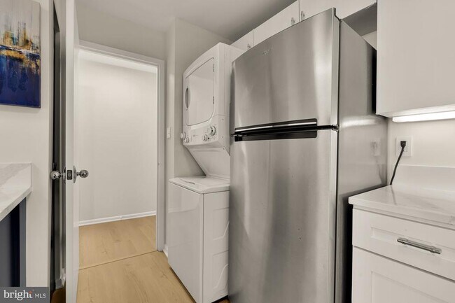 Building Photo - 4620 N Park Ave