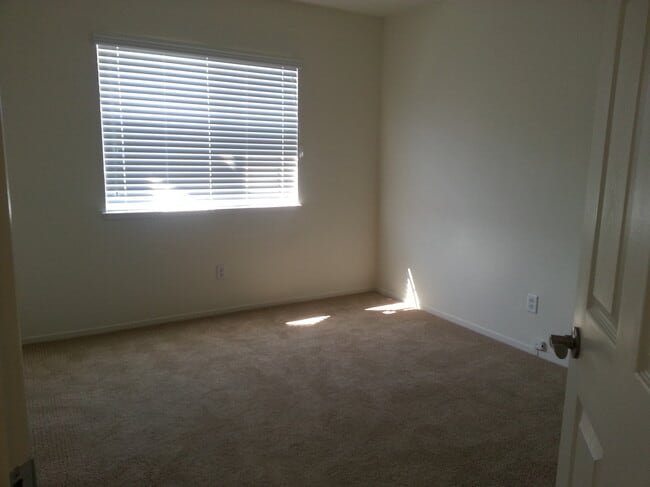 Building Photo - 138 Trenton Cir