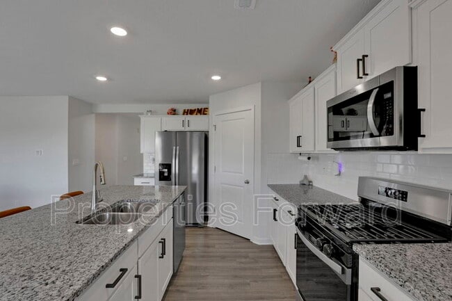 Building Photo - 11 Walnut St