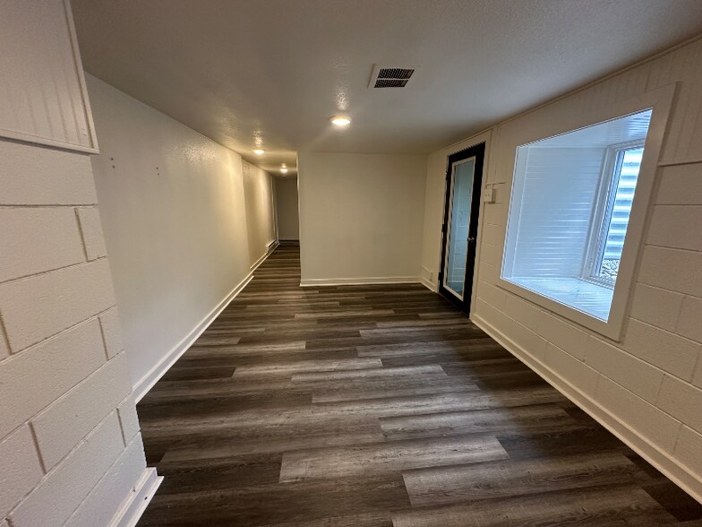 Building Photo - 821 31st Ave