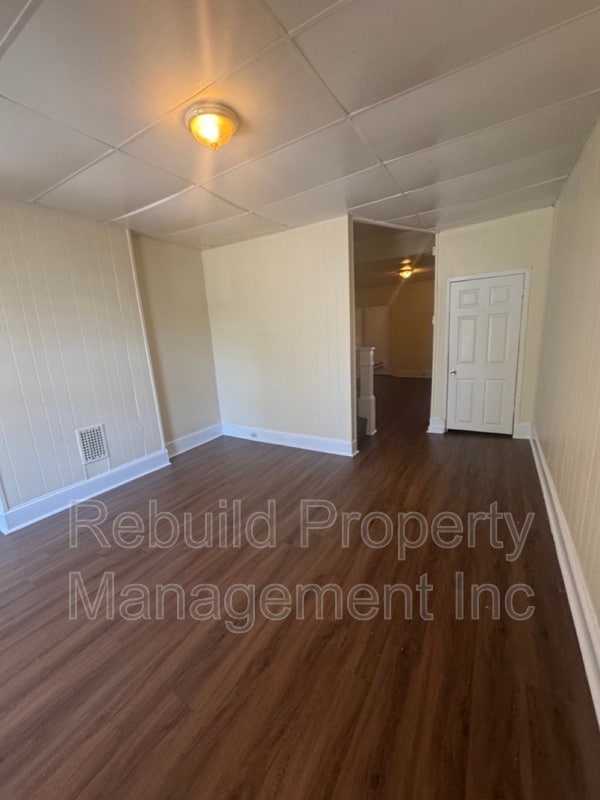 Building Photo - 1705 Ashburton St