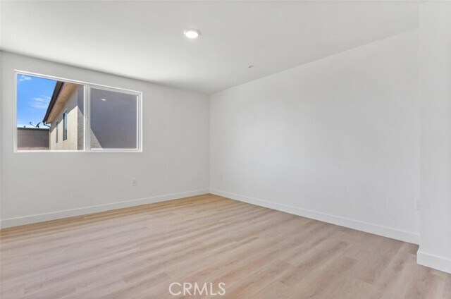 Building Photo - 705 W 80th St