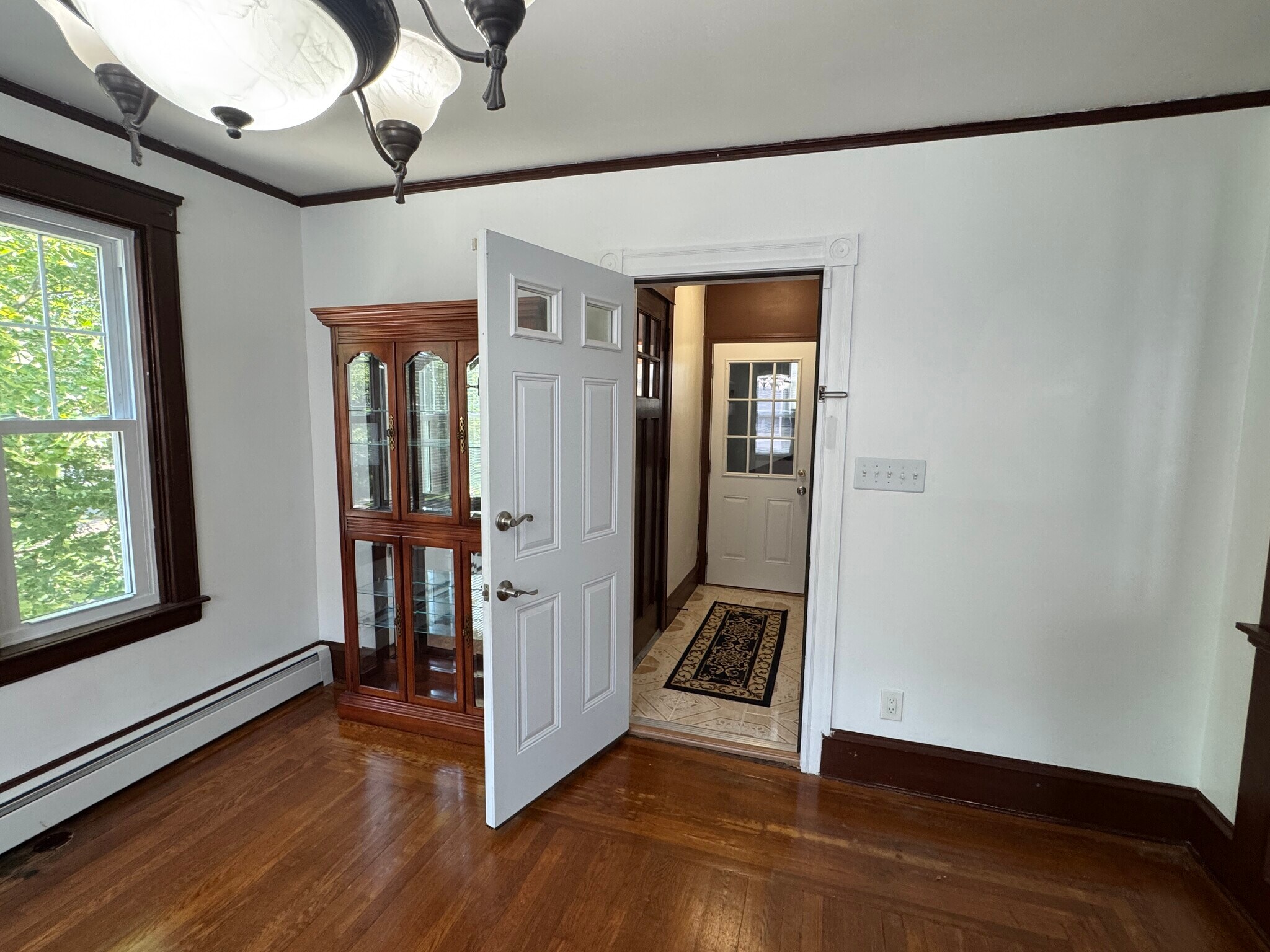 Building Photo - 653 Pleasant Valley Pky
