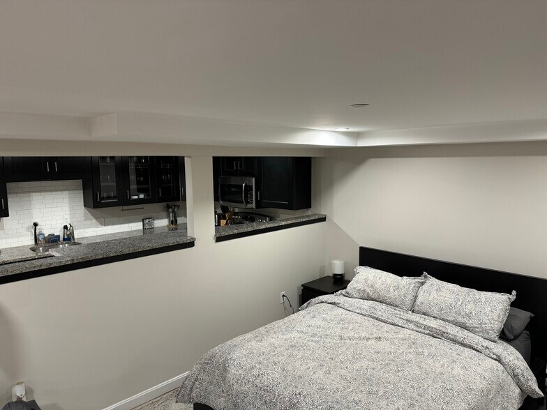 Building Photo - 171 Foster St