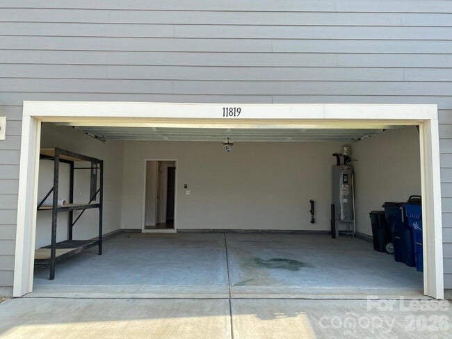 Building Photo - 11819 Midnight Wy