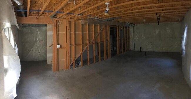 Building Photo - 196 N 530 E