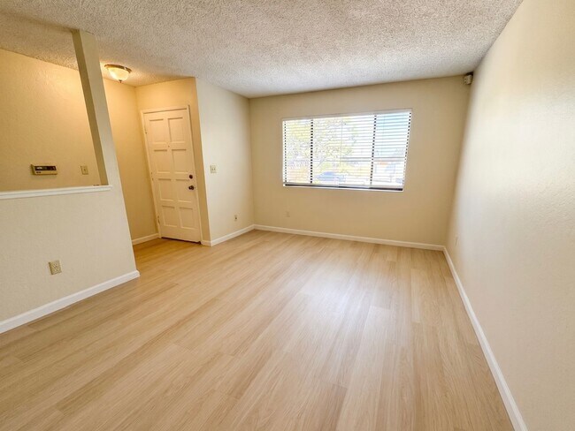 Building Photo - 942 Marie Ave
